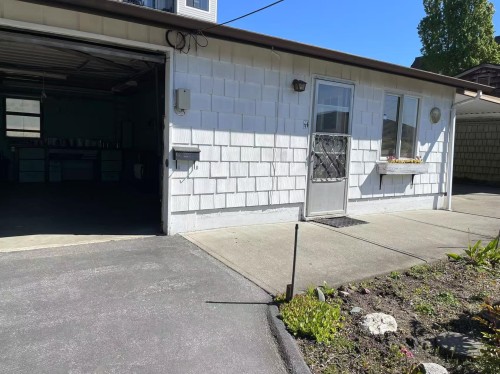 811 Roderick Avenue, Coquitlam, BC 