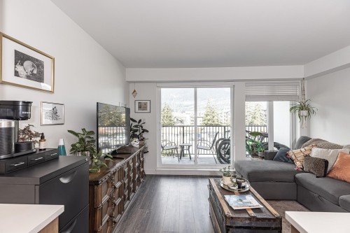307-1365 Pemberton Avenue  Squamish, BC V8B 1B7