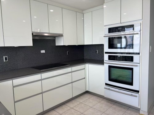 801-3131 Deer Ridge Drive, West Vancouver, BC 