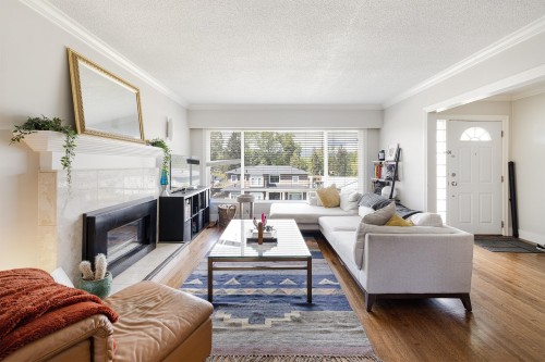 4378 Briarwood Crescent  Burnaby, BC V5G 2M6