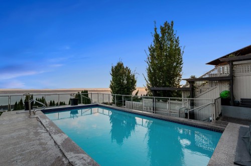 1526 Chippendale Court, West Vancouver, BC 