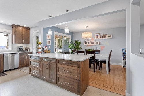 1120 Rochester Avenue, Coquitlam, BC 