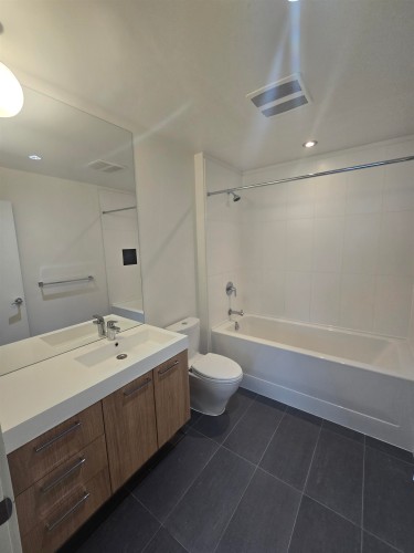 508-9250 University High Street, Burnaby, BC 