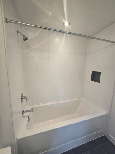 508-9250 University High Street, Burnaby, BC 