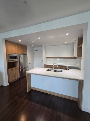 508-9250 University High Street, Burnaby, BC 