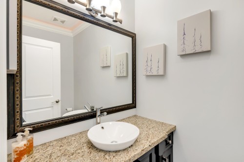 1020 Jay Crescent, Squamish, BC 