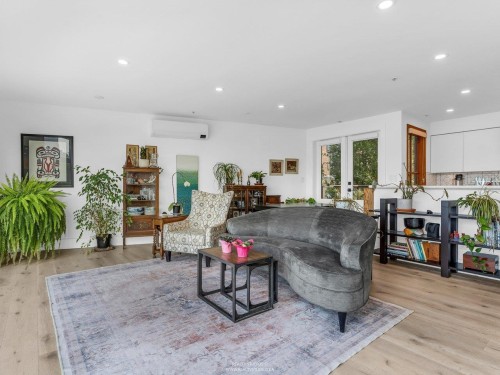 141 Alexander Street, Vancouver, BC 