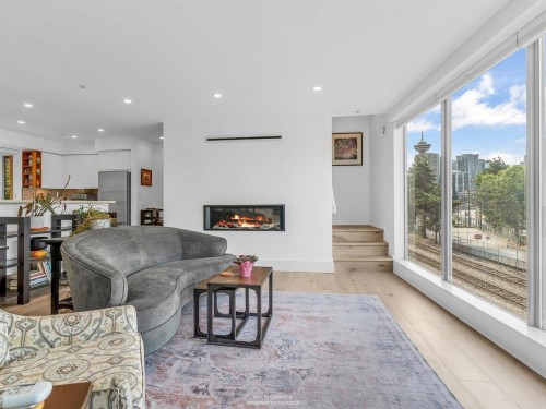 141 Alexander Street, Vancouver, BC 