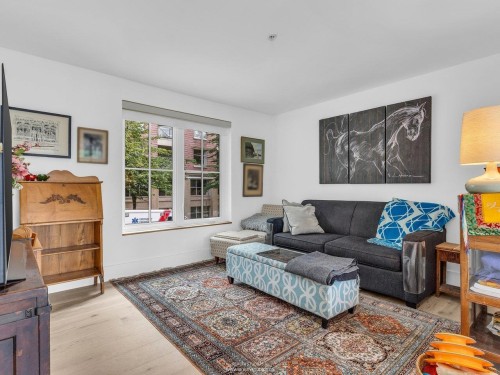 141 Alexander Street, Vancouver, BC 