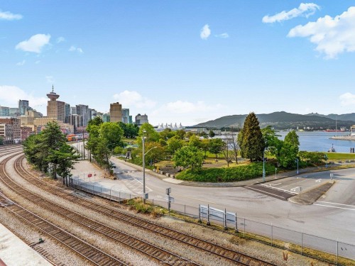 141 Alexander Street, Vancouver, BC 