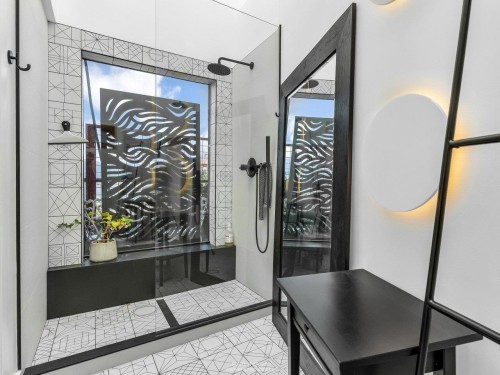 141 Alexander Street, Vancouver, BC 