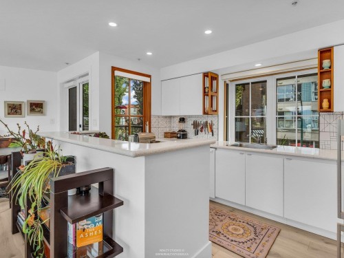 141 Alexander Street, Vancouver, BC 