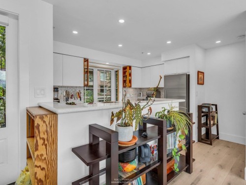 141 Alexander Street, Vancouver, BC 