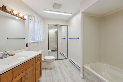 4523 King Edward Place, Delta, BC 