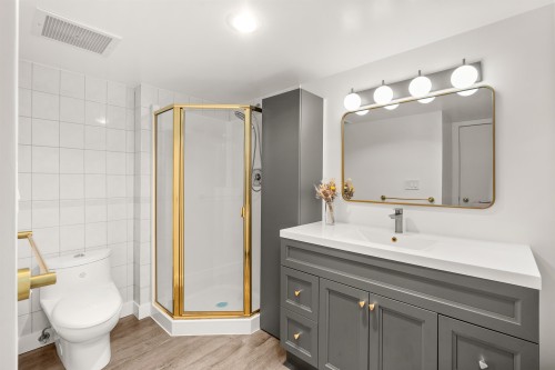 1602-8 Laguna Court, New Westminster, BC 