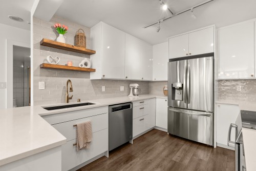 1602-8 Laguna Court, New Westminster, BC 