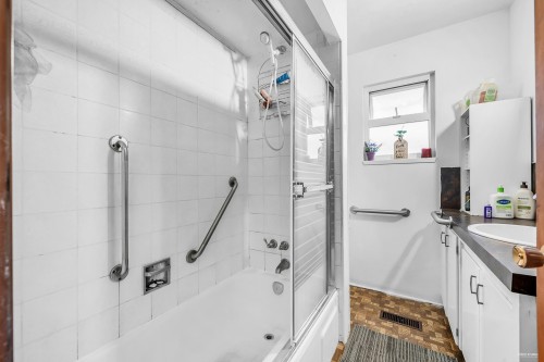 2975 41St Avenue E, Vancouver, BC 