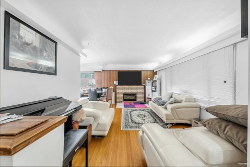 2975 41St Avenue E, Vancouver, BC 