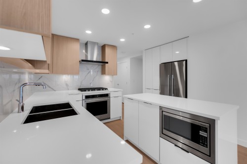 202-7769 Park Crescent, Burnaby, BC 