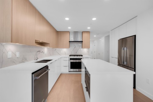 202-7769 Park Crescent, Burnaby, BC 