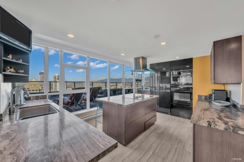 2803-4400 Buchanan Street, Burnaby, BC 