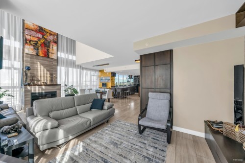 2803-4400 Buchanan Street, Burnaby, BC 