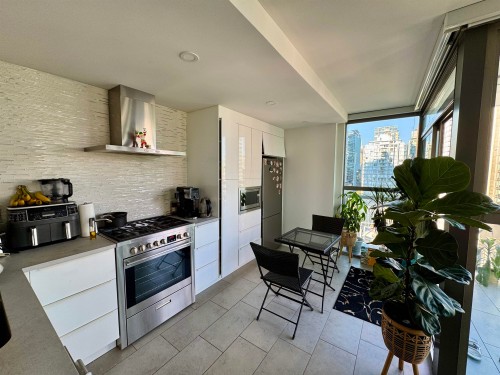 1503-928 Richards Street, Vancouver, BC 