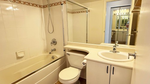 1001-2733 Chandlery Place, Vancouver, BC 