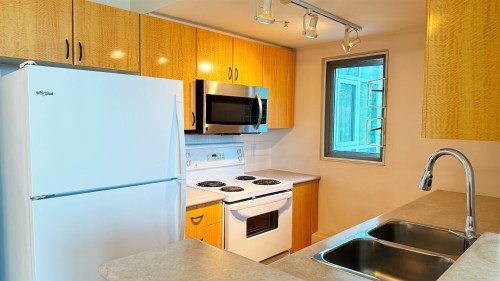 1001-2733 Chandlery Place, Vancouver, BC 