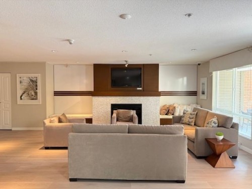 103-9500 Odlin Road, Richmond, BC 