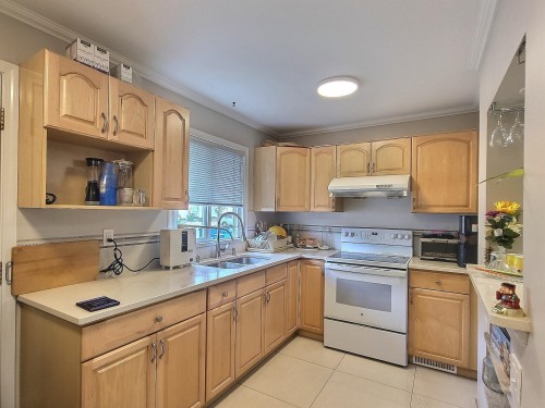 6878 Arlington Street, Vancouver, BC 