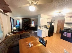 11750 Fraserview Street  Maple Ridge, BC V2X 8A8