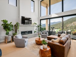 9292 Stellar's Way  Whistler, BC V8E 1M1