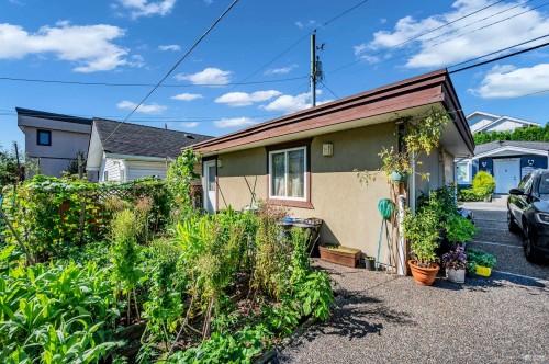 648 3Rd Street E, North Vancouver, BC 