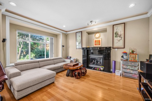 648 3Rd Street E, North Vancouver, BC 