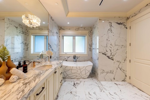 3981 35Th Avenue W, Vancouver, BC 