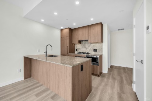 1608-626 Claremont Street, Coquitlam, BC 