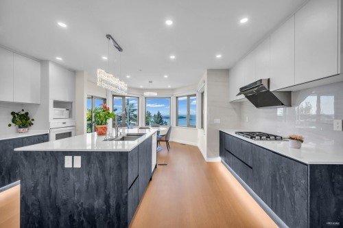 2662 Chelsea Place, West Vancouver, BC 