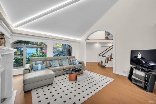 2662 Chelsea Place, West Vancouver, BC 