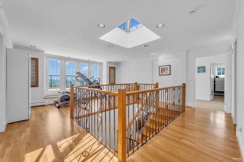 574 St. Andrews Place, West Vancouver, BC 