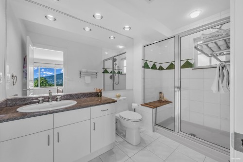 574 St. Andrews Place, West Vancouver, BC 