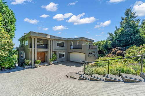 574 St. Andrews Place, West Vancouver, BC 