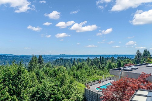 574 St. Andrews Place, West Vancouver, BC 