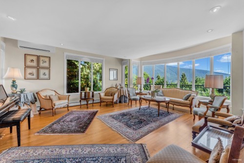 574 St. Andrews Place, West Vancouver, BC 