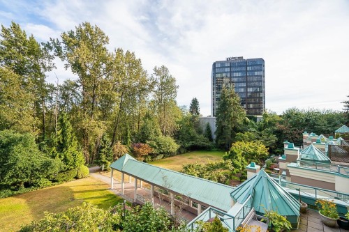 4A-338 Taylor Way, West Vancouver, BC 