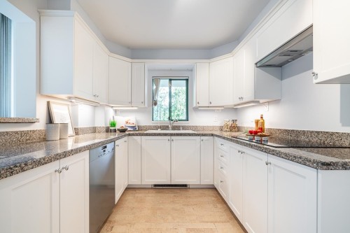 4A-338 Taylor Way, West Vancouver, BC 