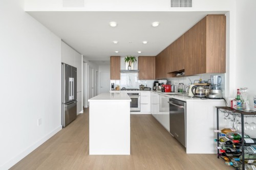 2307-7683 Park Crescent, Burnaby, BC 