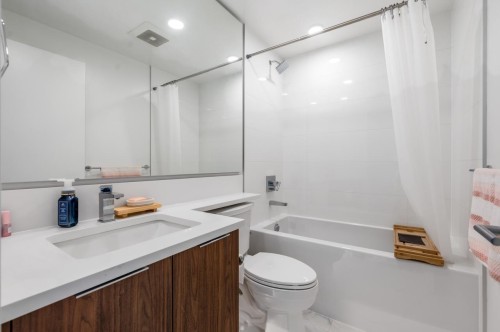 2307-7683 Park Crescent, Burnaby, BC 