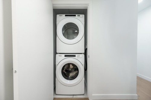 2307-7683 Park Crescent, Burnaby, BC 