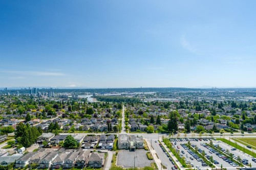 2307-7683 Park Crescent, Burnaby, BC 